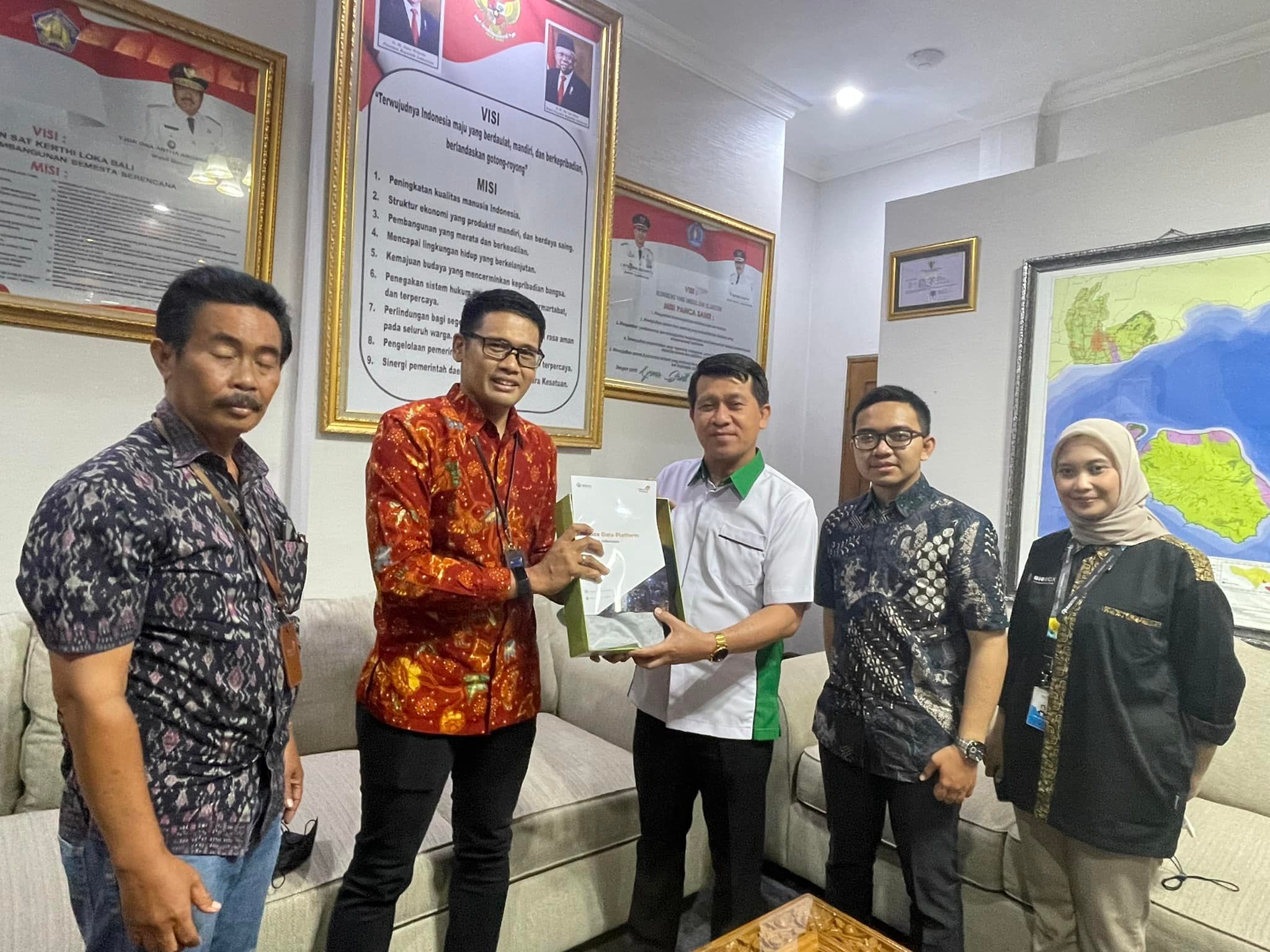 Bupati Klungkung I Nyoman Suwirta menerima audiensi dari PT Telkom Indonesia Tbk