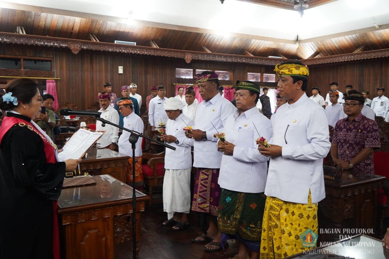 Pj Bupati Jendrika Hadiri Pengucapan Sumpah Janji Pimpinan DPRD Klungkung