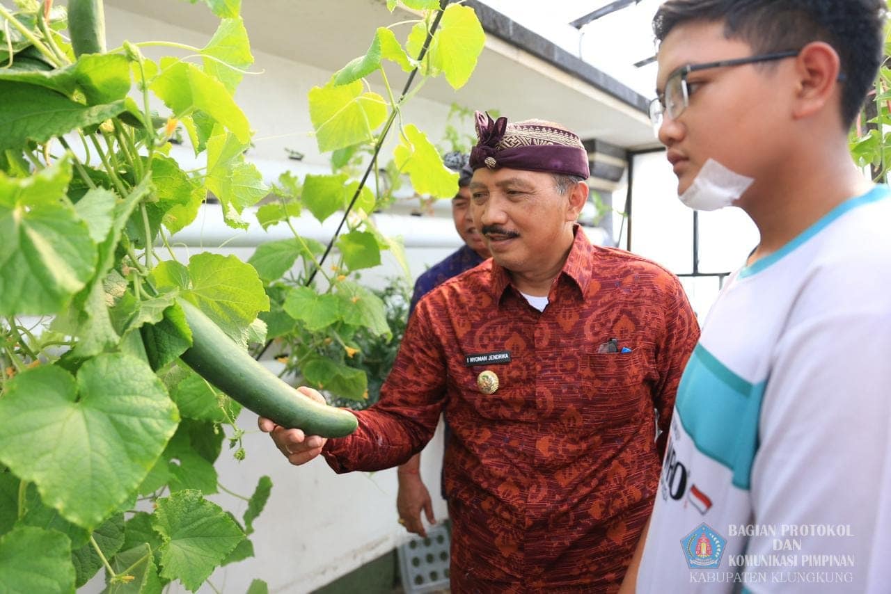 Pj Bupati Jendrika Semangati Siswa SMPN 1 Semarapura Ikuti Lomba WRO International ke Turky