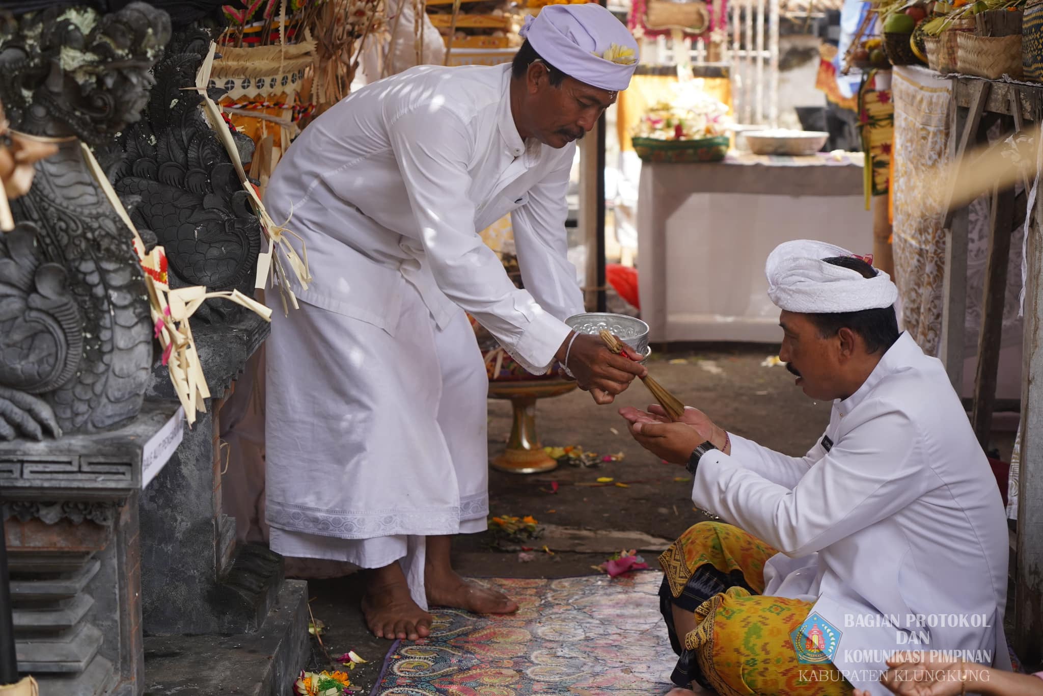 Penjabat (Pj) Bupati Klungkung, I Nyoman Jendrika, menghadiri puncak Karya Ngenteg Linggih