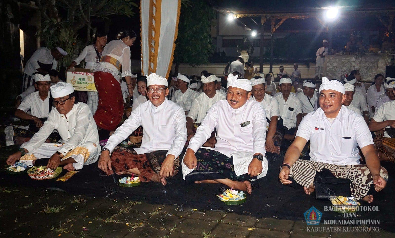 Pj. Bupati Klungkung Hadiri Persembahyangan Siwalatri di Pura Jagatnatha